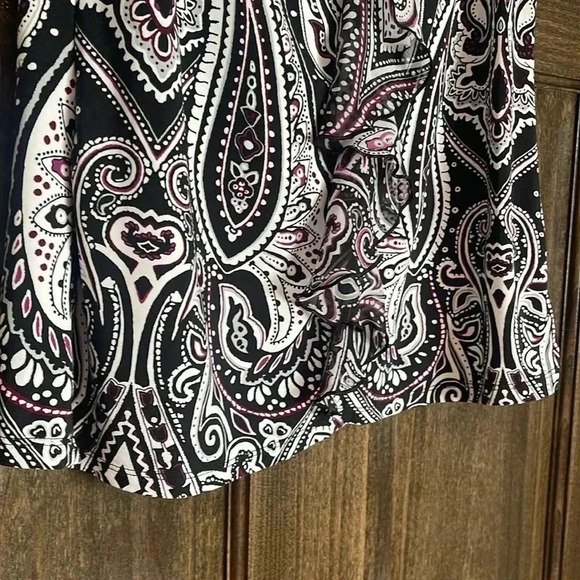 White House Black Market | Dress tank, black with purple and white pattern. sm. - Picture 4 of 7